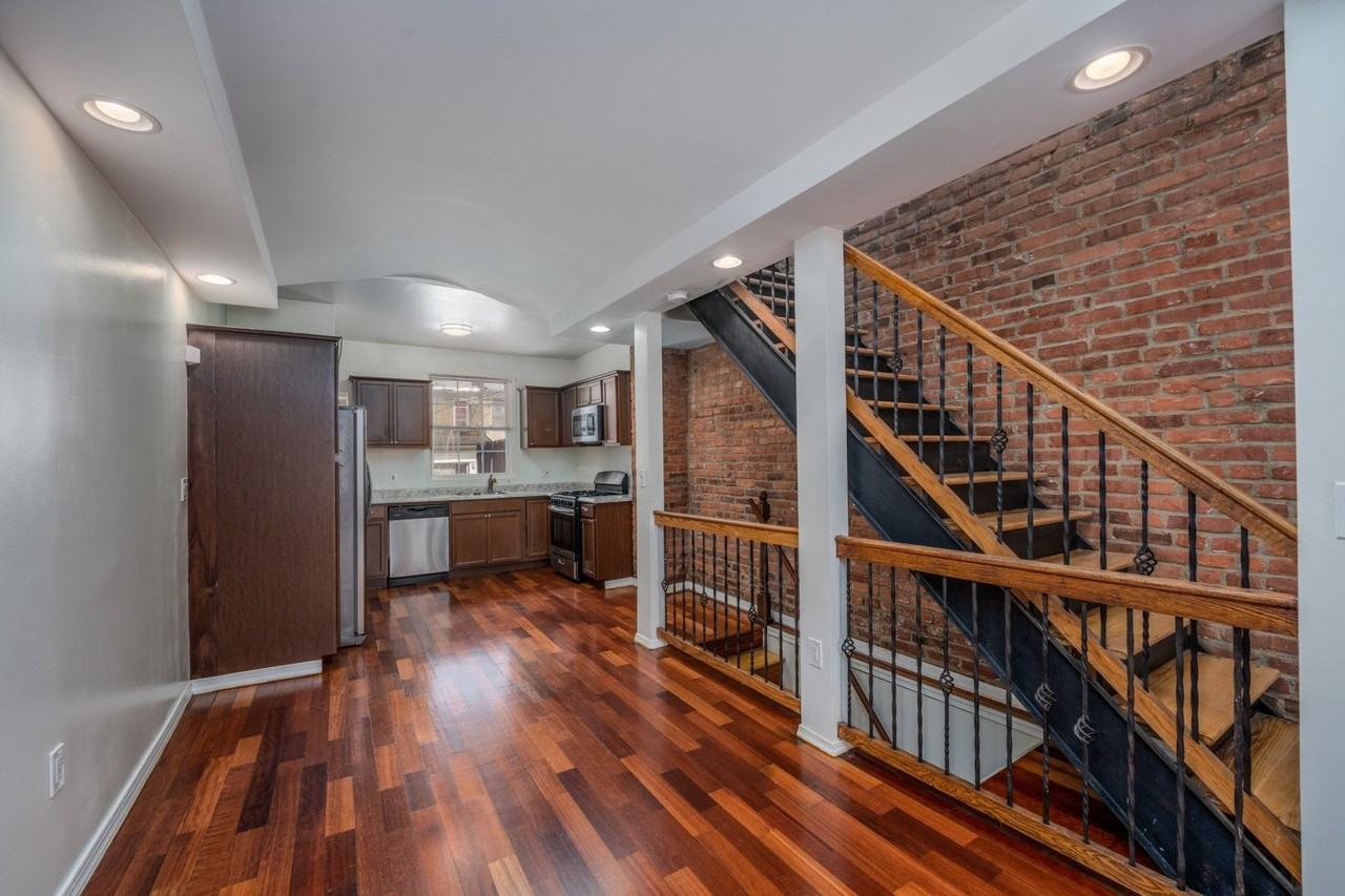 3218 E Lombard St - Photo 6 of 20