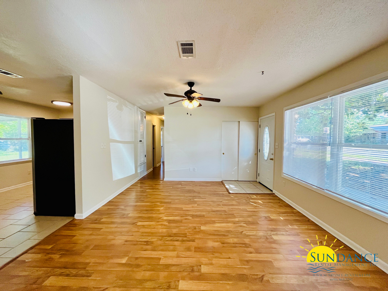 323 23rd St - Photo 3 of 21