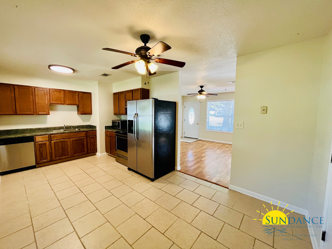 323 23rd St - Photo 4 of 21