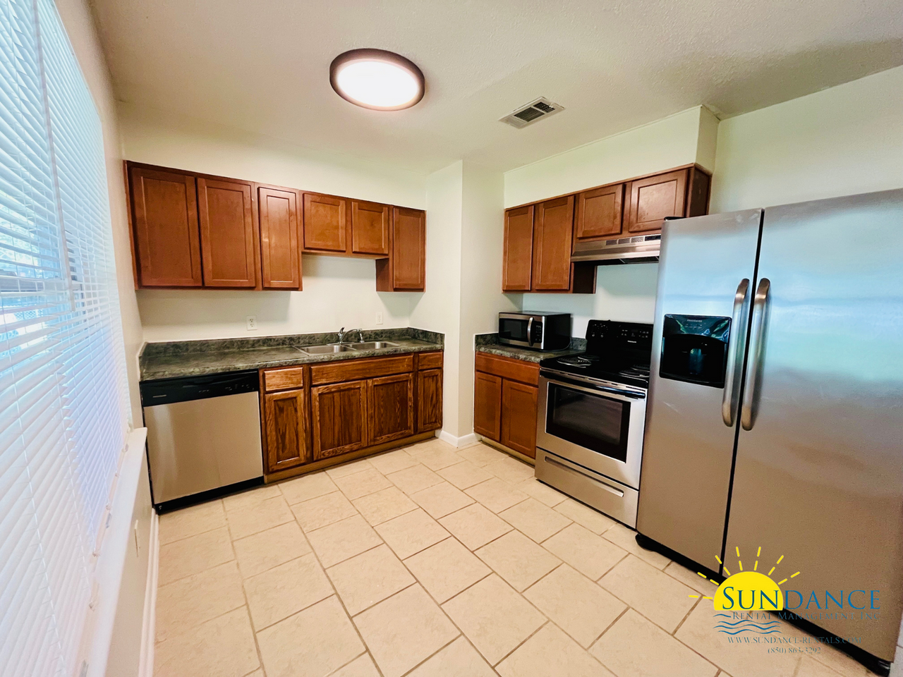 323 23rd St - Photo 6 of 21