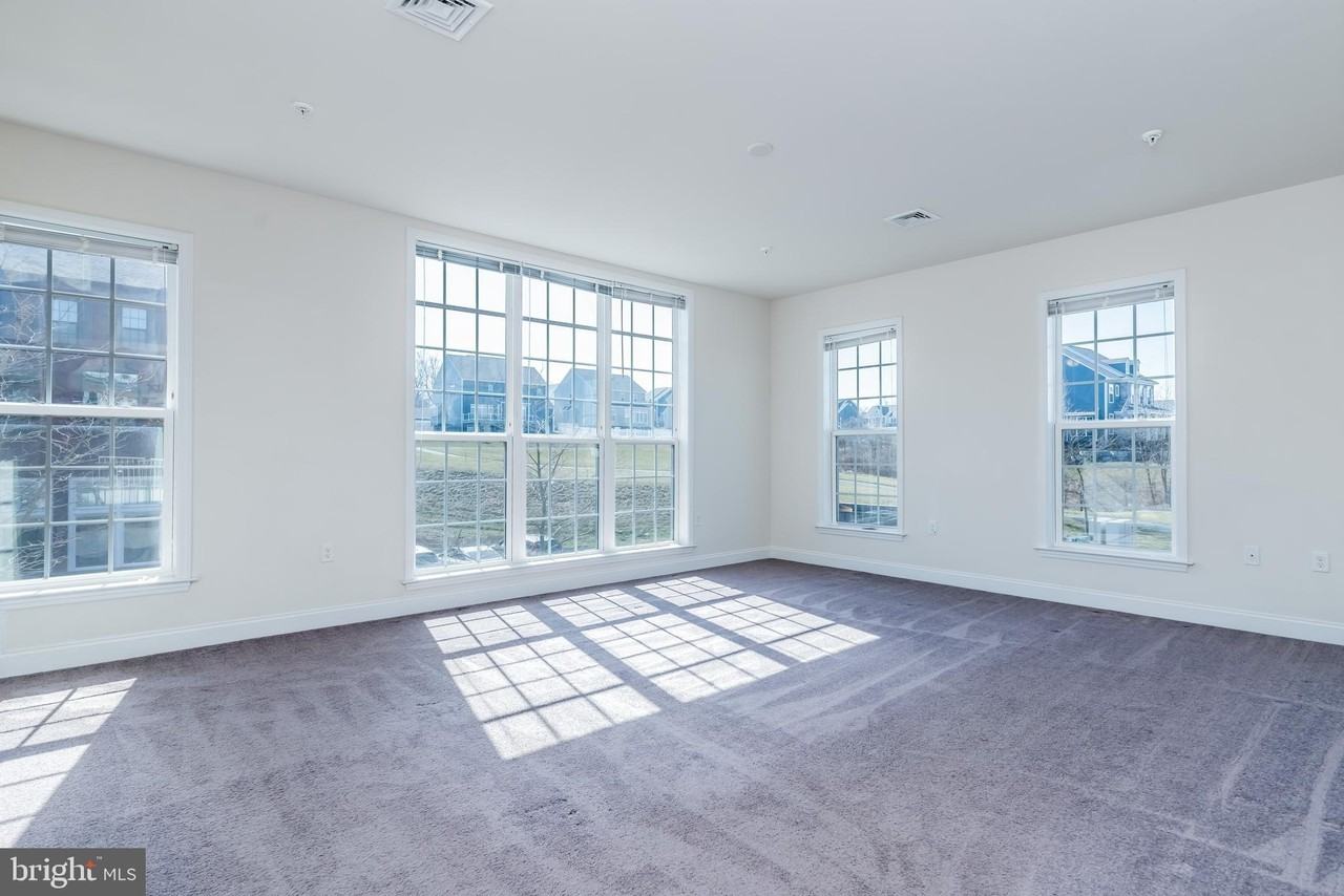 1338 Saxton Way - Photo 7 of 29