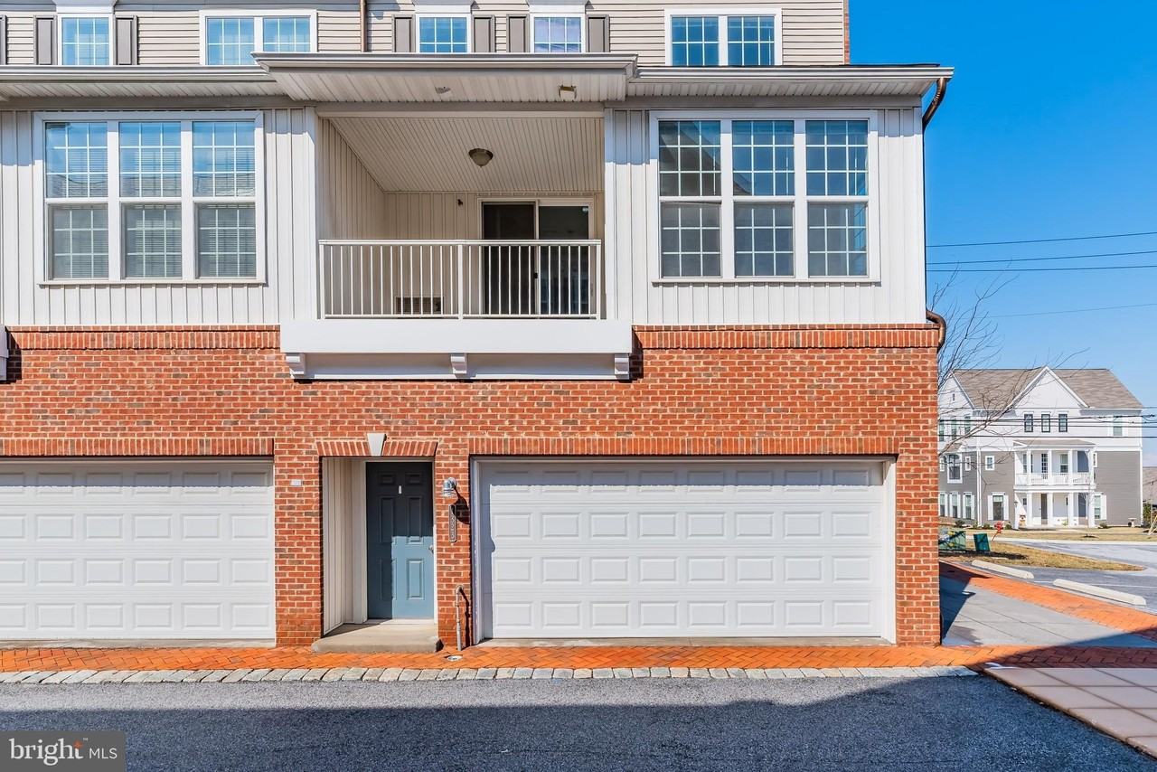 1323 Saxton Way - Photo 2 of 22
