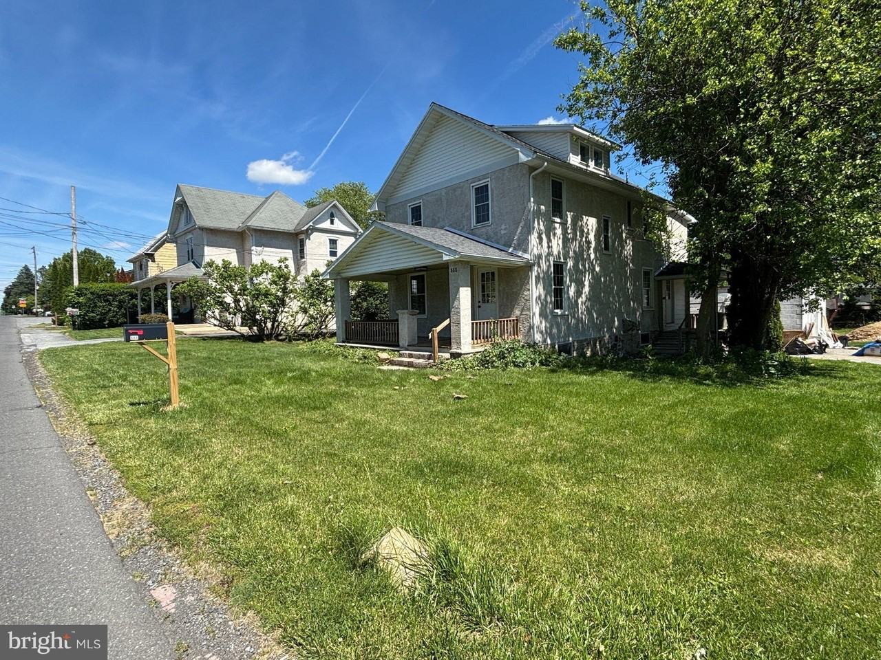 888 Walnut St - Photo 2 of 37