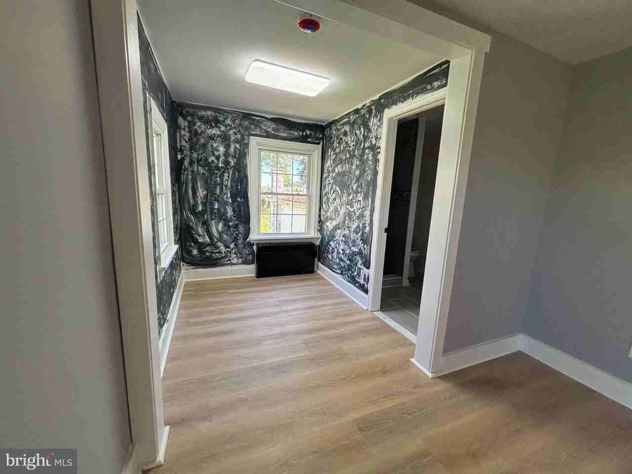 888 Walnut St - Photo 7 of 37