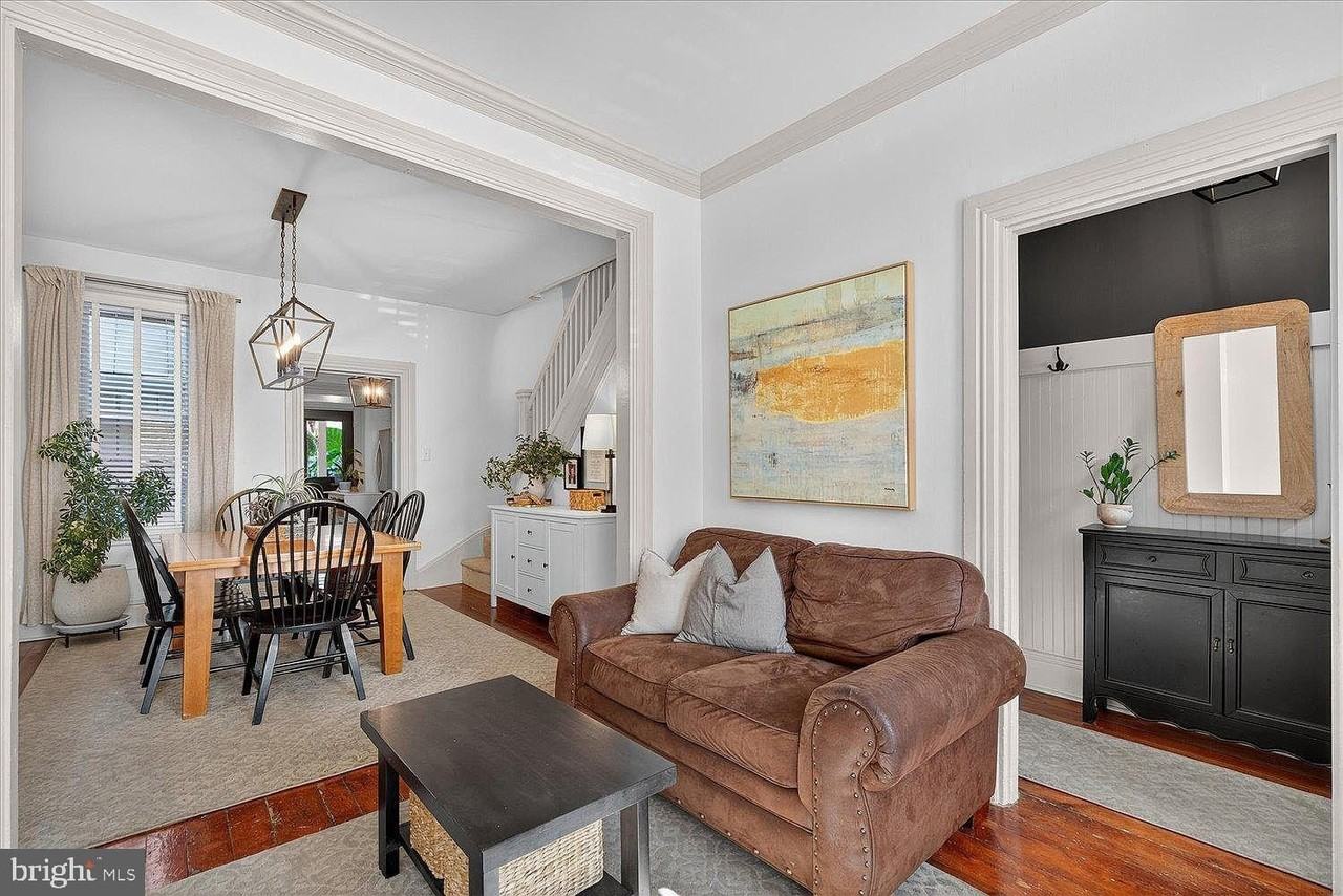 403 N Queen St - Photo 7 of 45