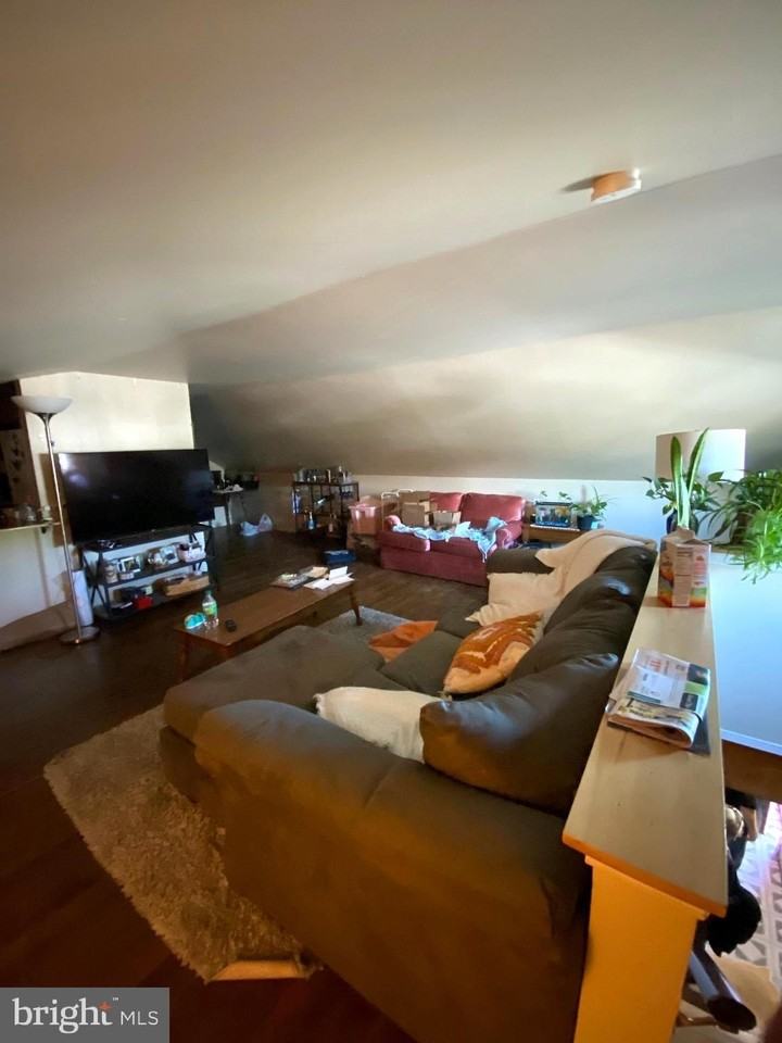 600 Farmington Ave #2 - Photo 5 of 15