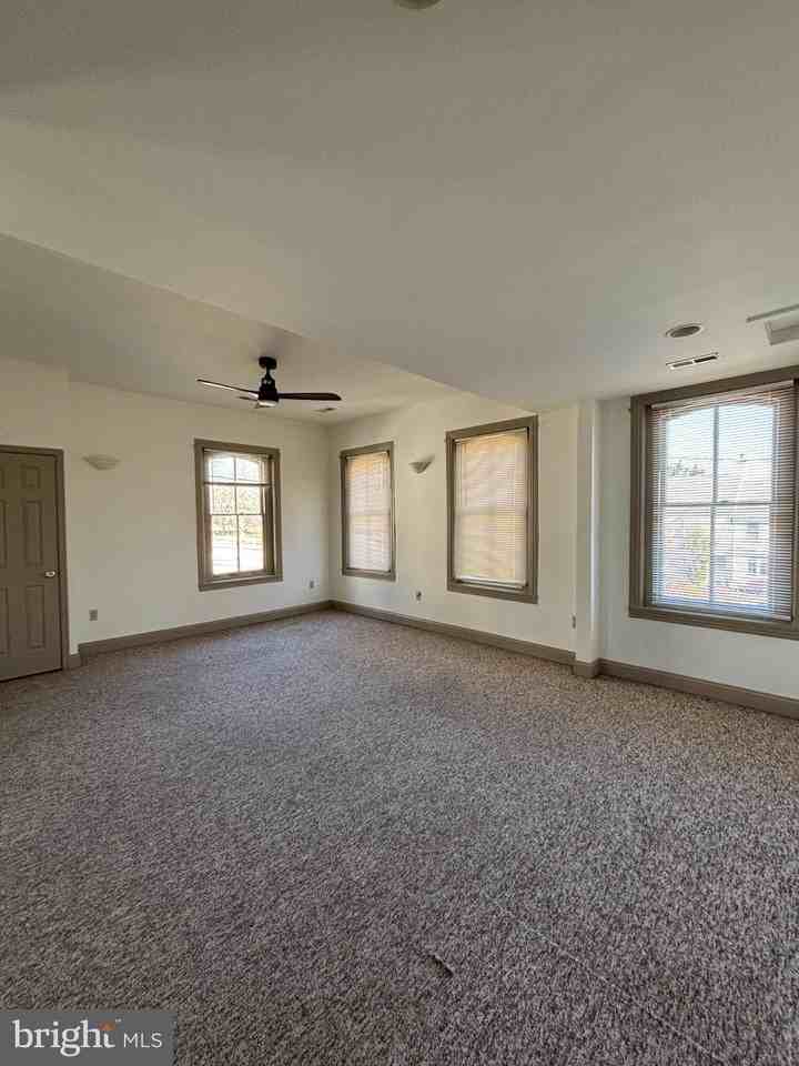 209 E 5th Ave #2 - Photo 4 of 18