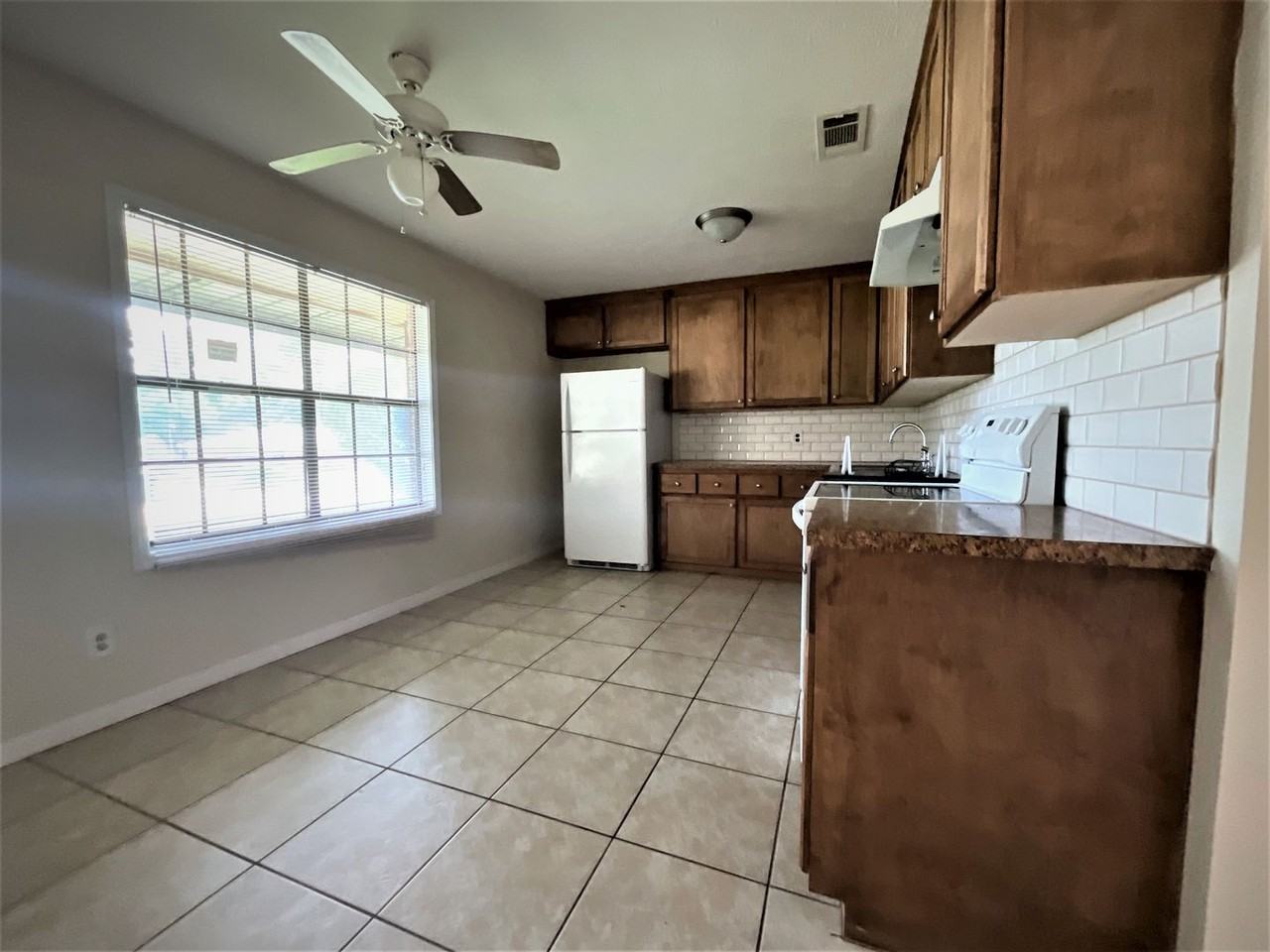 493 Nila Sue Dr - Photo 3 of 15