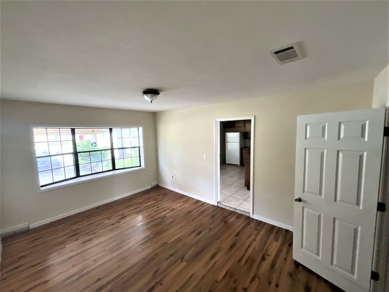 493 Nila Sue Dr - Photo 4 of 15