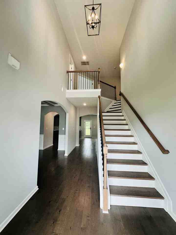 317 Shoshone Cir - Photo 3 of 30