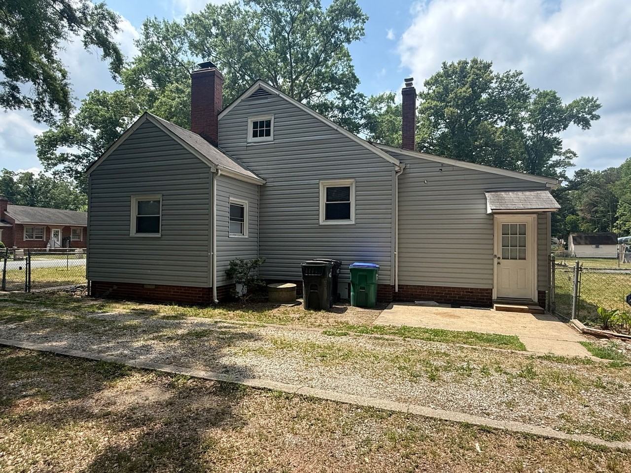 1840 Powell Rd - Photo 3 of 31