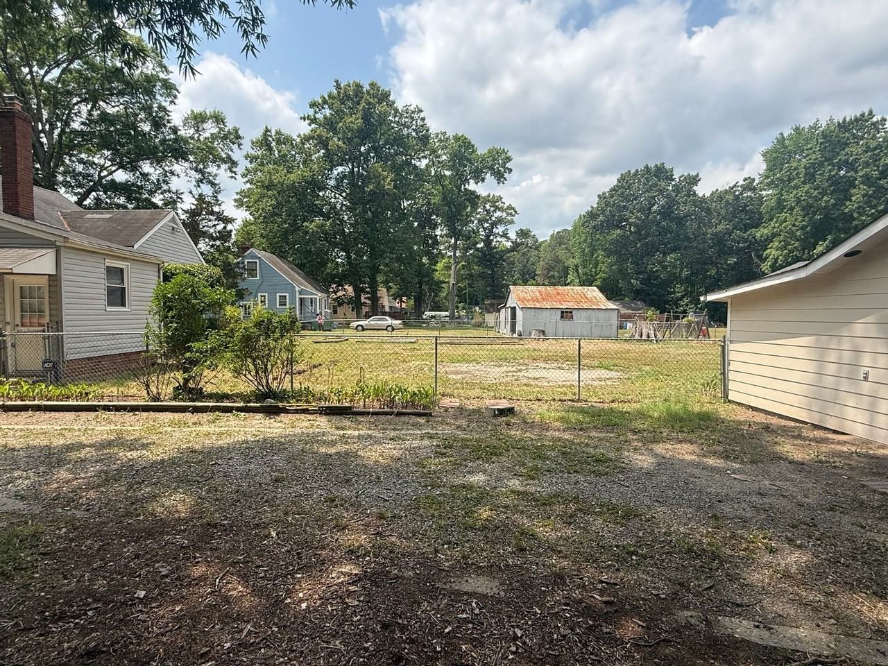 1840 Powell Rd - Photo 5 of 31