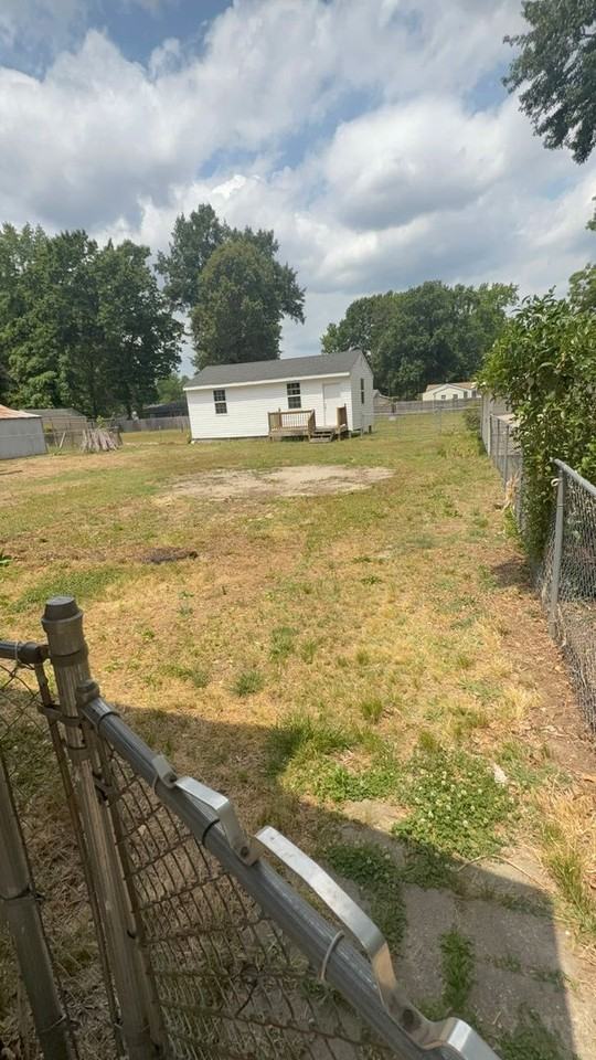 1840 Powell Rd - Photo 6 of 31