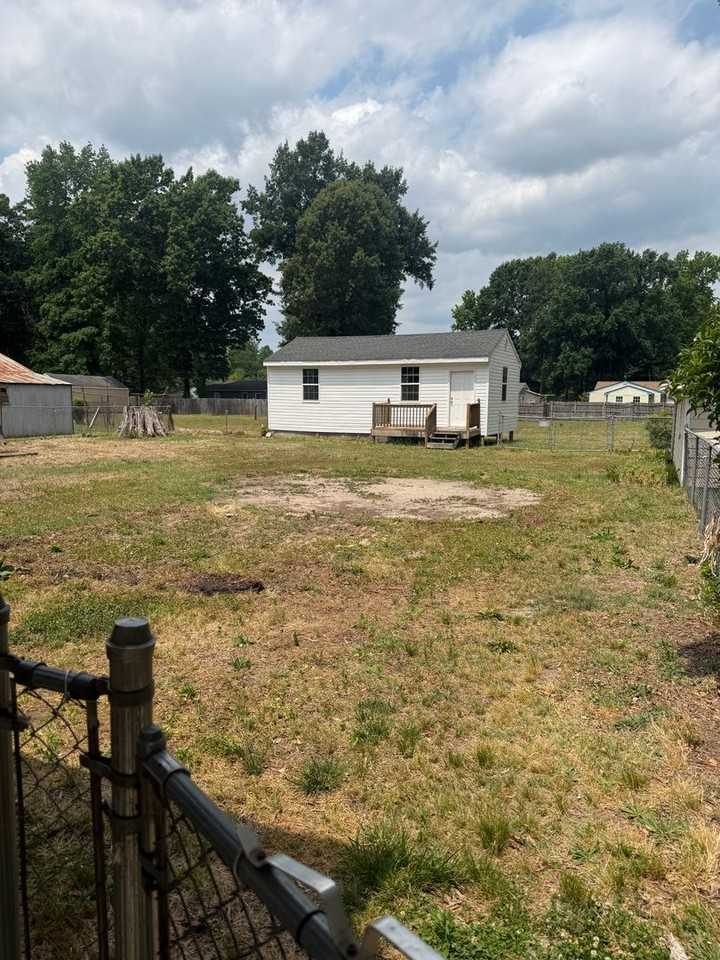 1840 Powell Rd - Photo 7 of 31