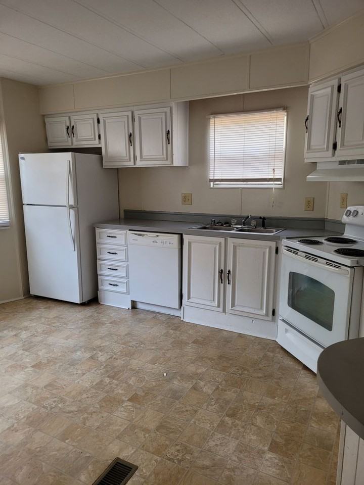1754 Pine Valley Farm Rd - Photo 4 of 9