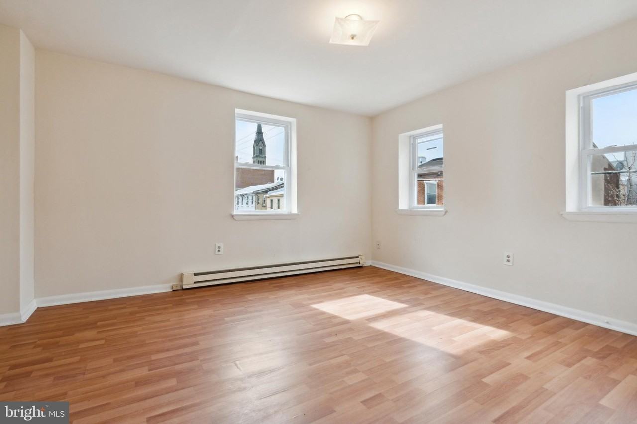 1305 N Lawrence St #1 - Photo 5 of 16