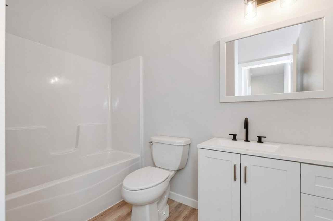 6810 Bright St - Photo 3 of 15