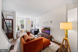 featured image of 107 W Master St