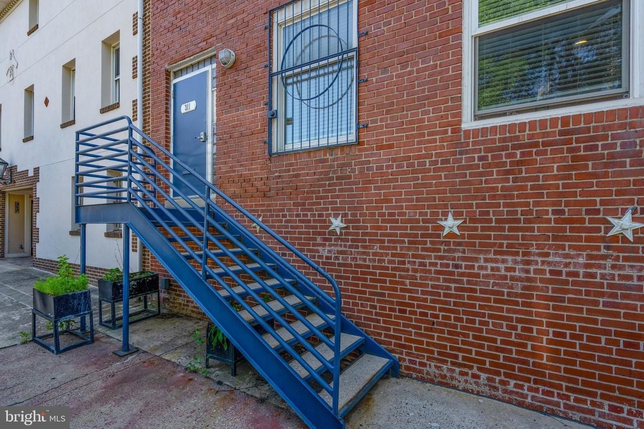311 N Front St ## 13 - Photo 2 of 27