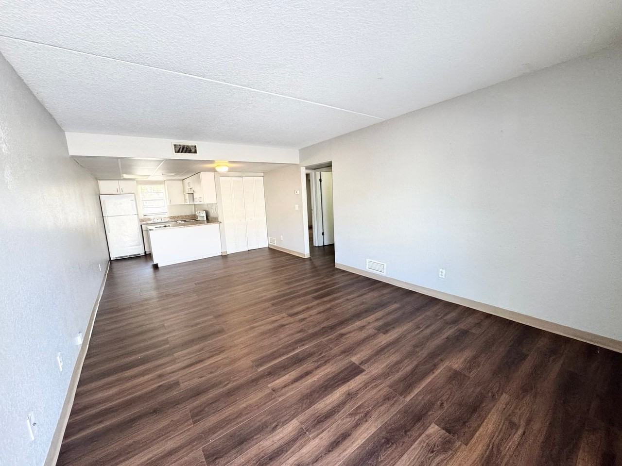1229 Kennedy Rd - Photo 3 of 16