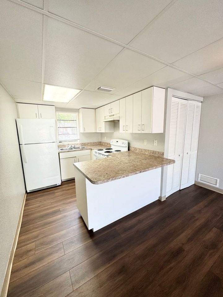 1229 Kennedy Rd - Photo 6 of 16