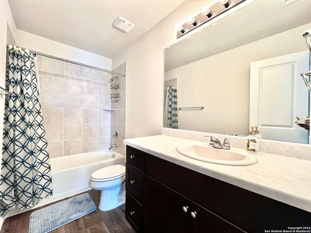 2526 Wentwood Run - Photo 4 of 17