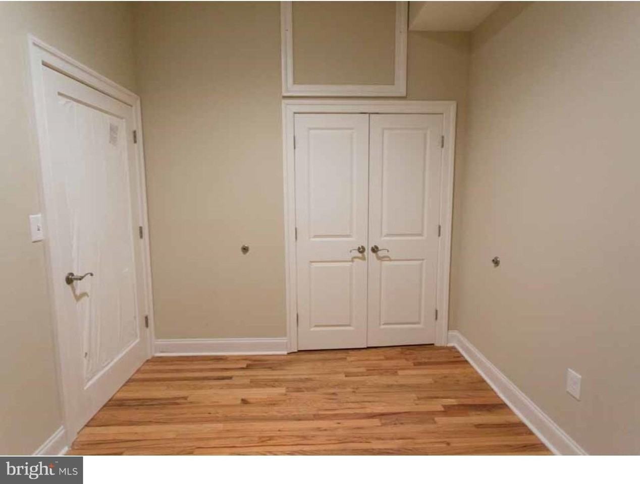 1114 Pine St #2R - Photo 7 of 9