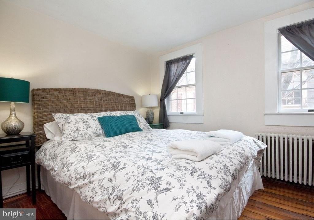 1221 Panama St - Photo 3 of 11