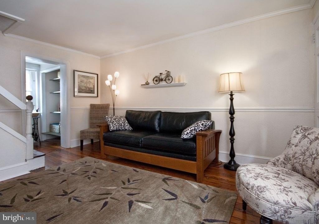 1221 Panama St - Photo 5 of 11