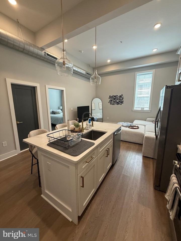 5830 Henry Ave - Photo 2 of 8