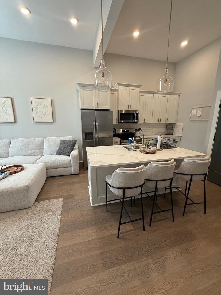 5830 Henry Ave - Photo 4 of 8