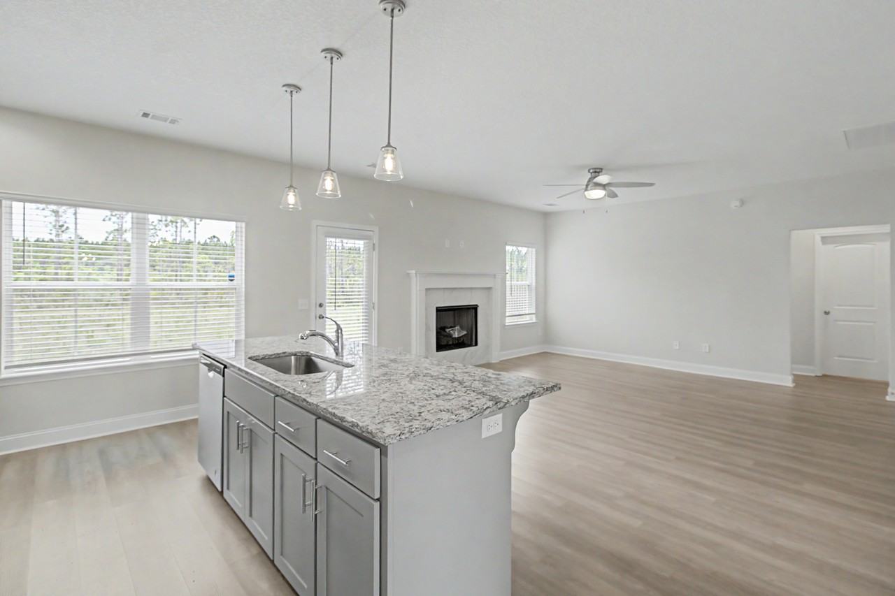 173 Mcclelland Loop Ne #1 - Photo 6 of 40