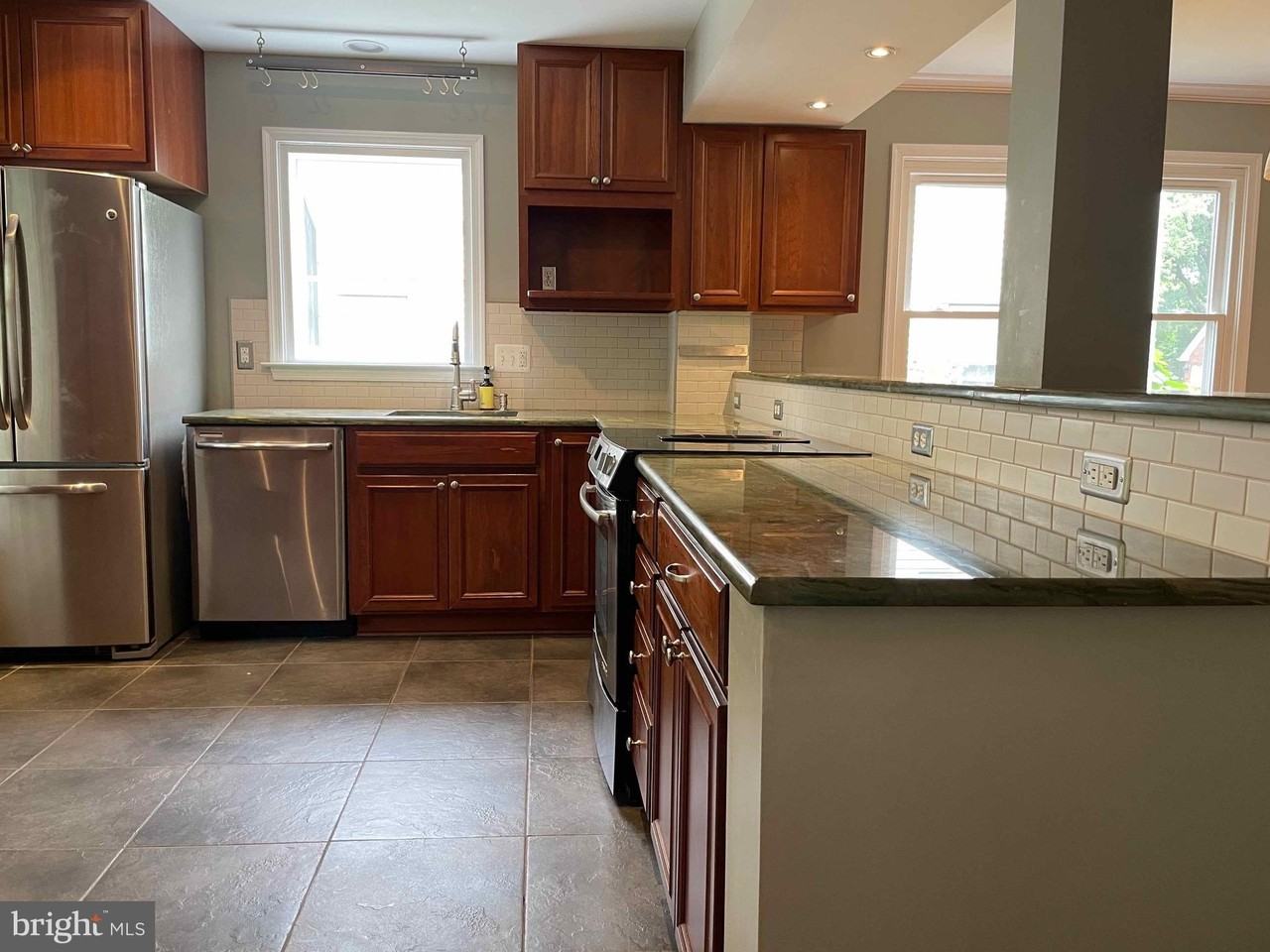 3834 13th St N - Photo 3 of 25