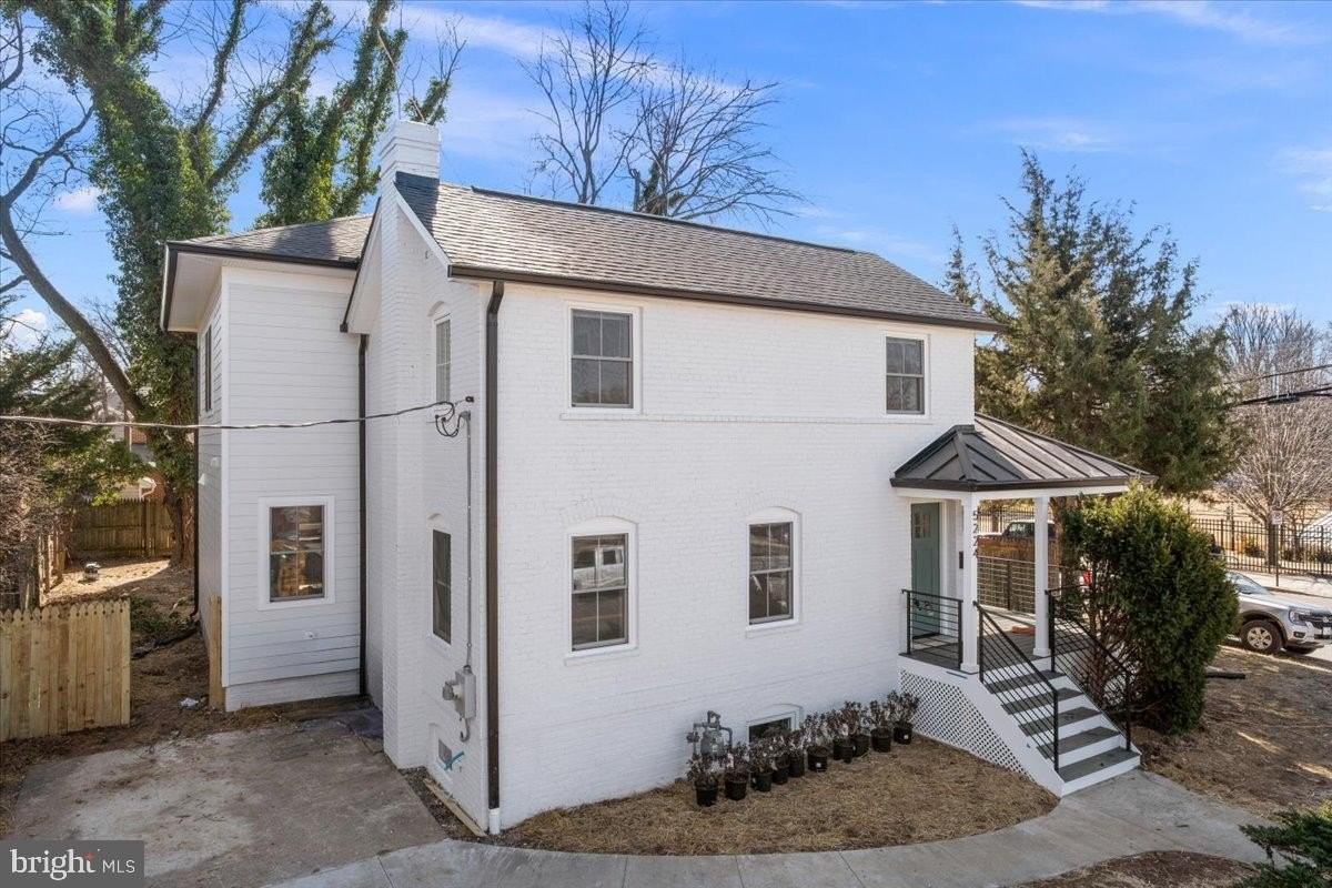 5224 28th St N - Photo 2 of 50