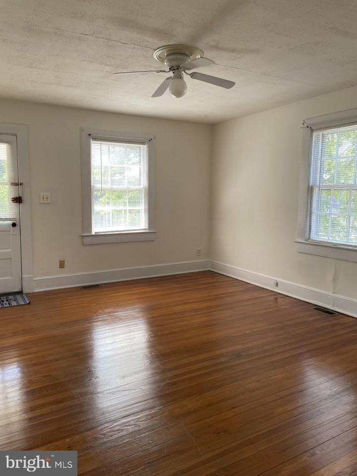 1417 Hanover St #A - Photo 3 of 10