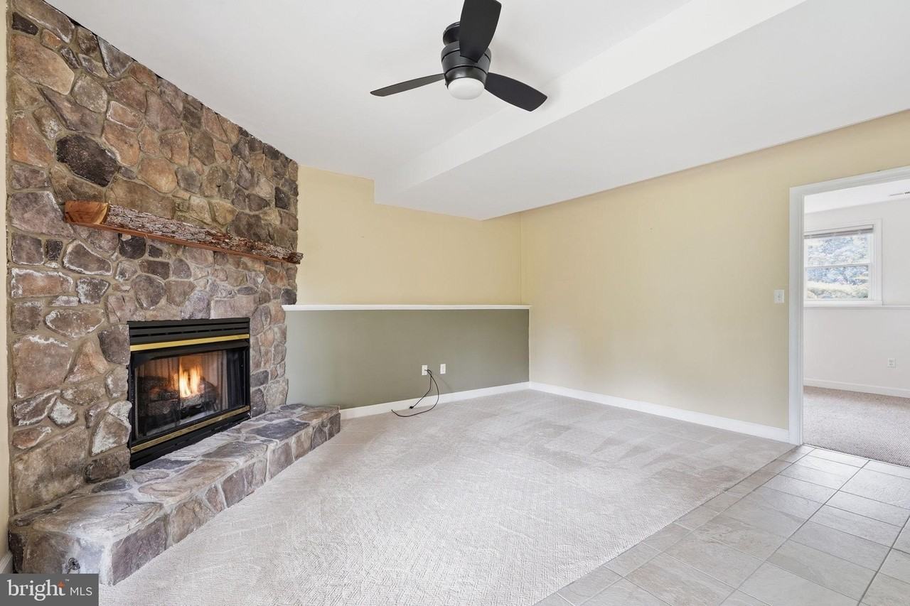 131 Stonedown Ln - Photo 4 of 25