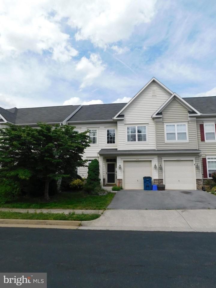 402 Kintyre Ln - Photo 2 of 20