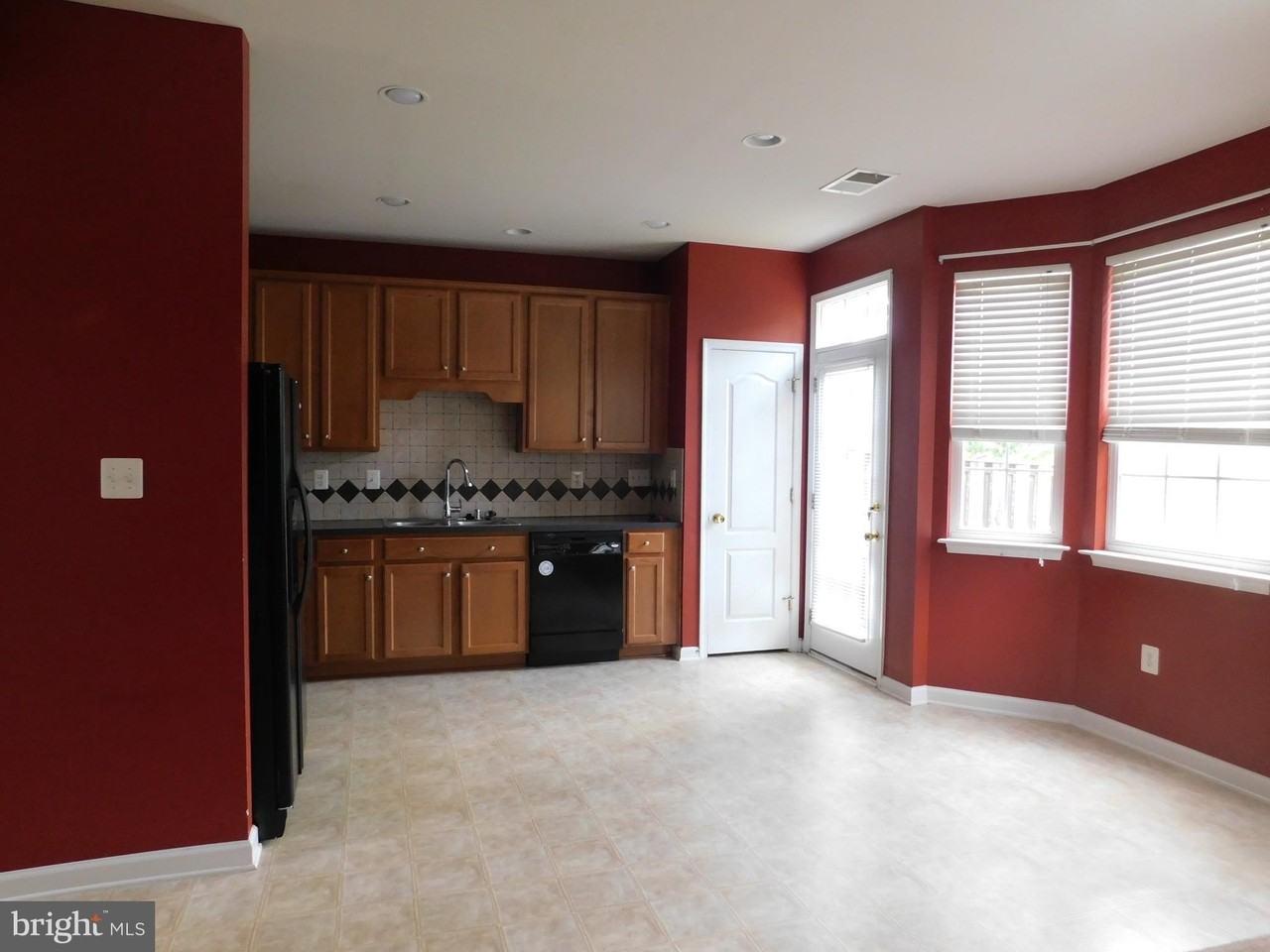 402 Kintyre Ln - Photo 6 of 20