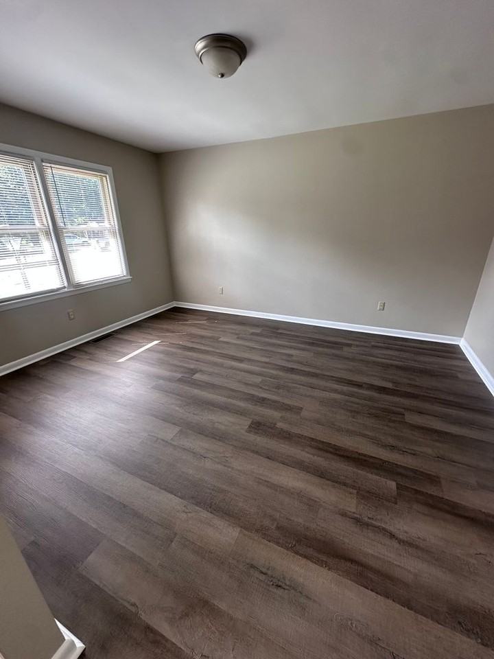 706 Fremont Pl - Photo 3 of 13