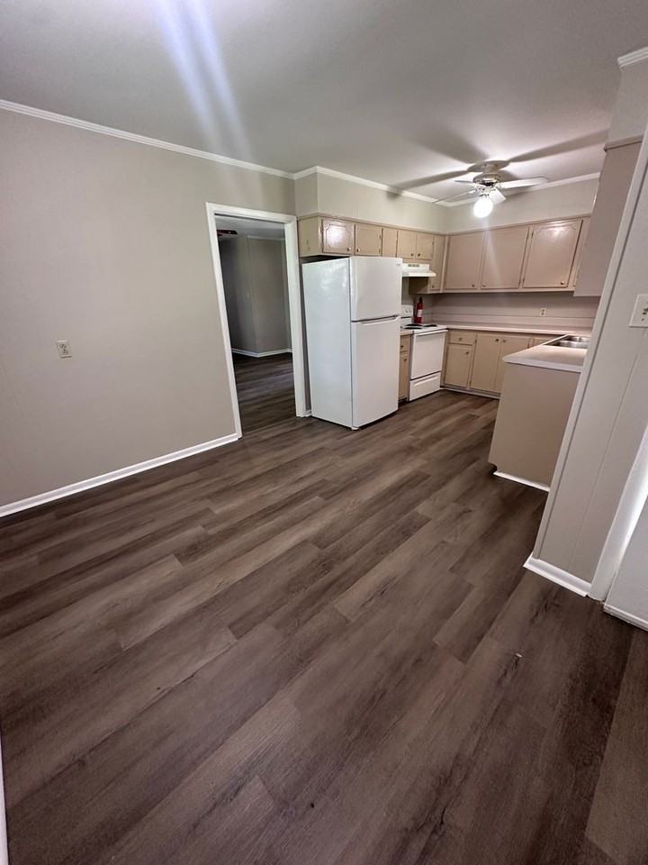 706 Fremont Pl - Photo 6 of 13