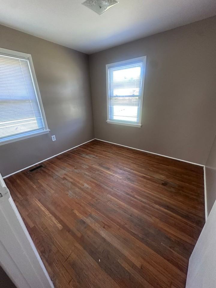 617 Vass Ln - Photo 7 of 12