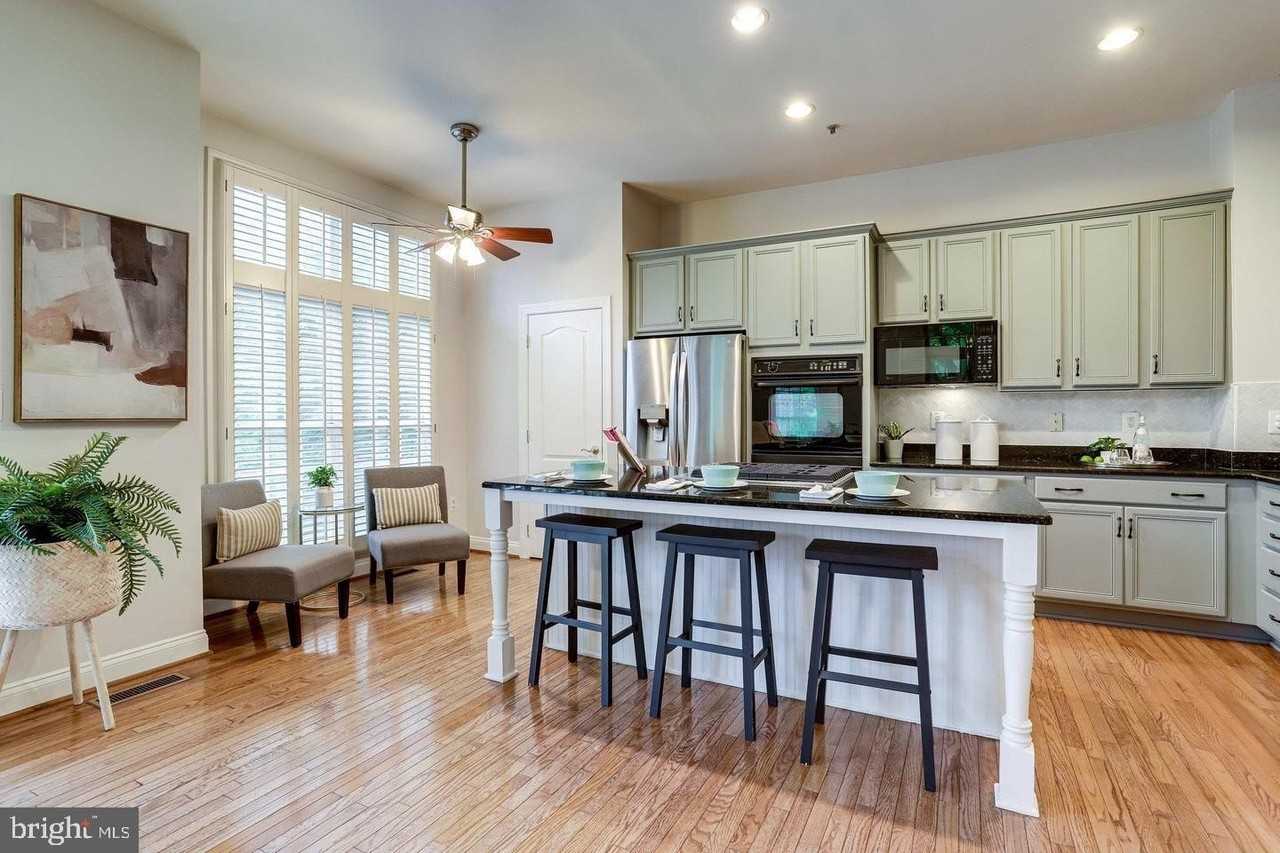 1601 Colonial Hills Dr - Photo 4 of 22