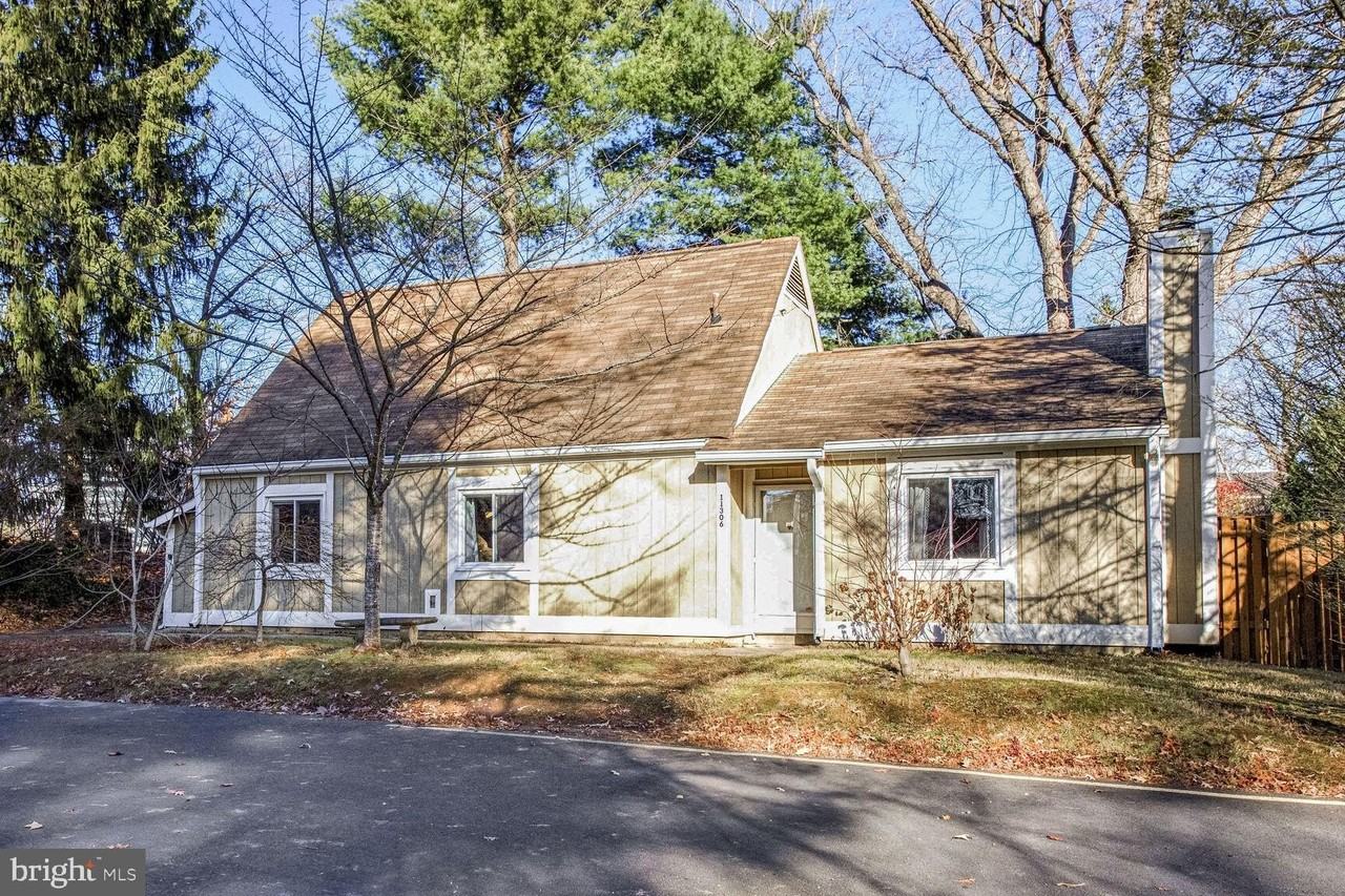 11306 Geddys Ct - Photo 2 of 32