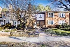 featured image of 9612 Hillock Ct