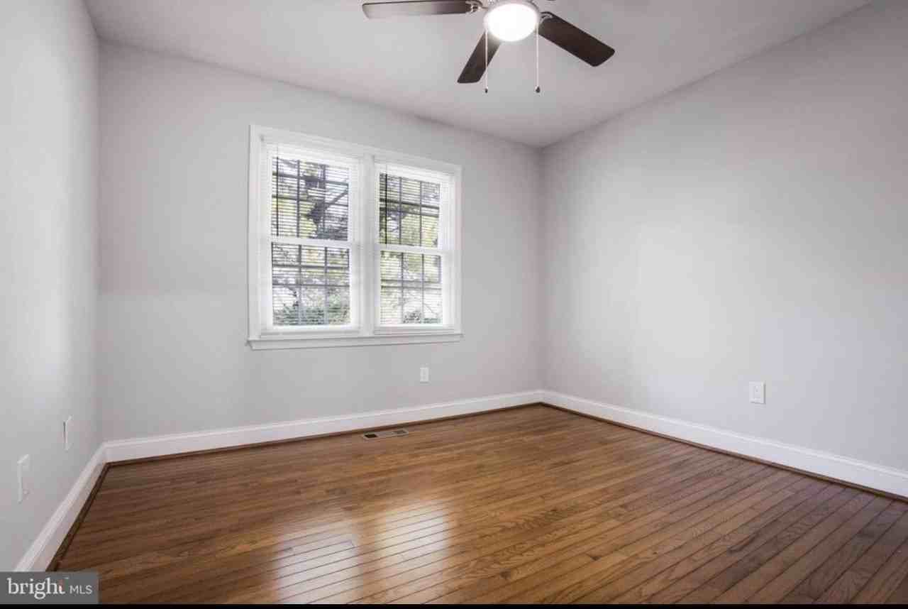 9612 Hillock Ct - Photo 7 of 12