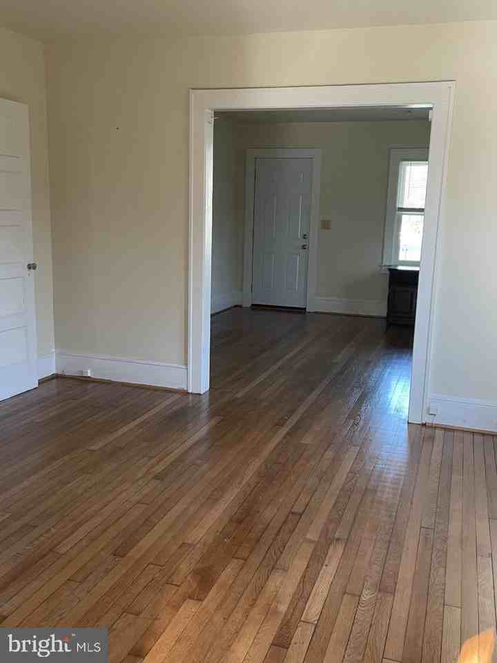 6013 Rosedale Dr - Photo 4 of 12