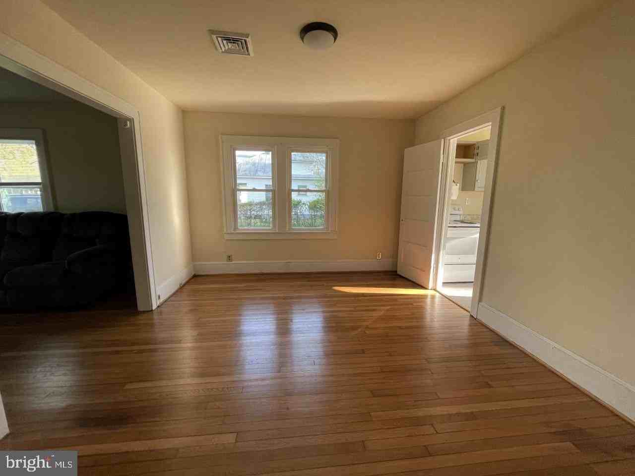 6013 Rosedale Dr - Photo 5 of 12