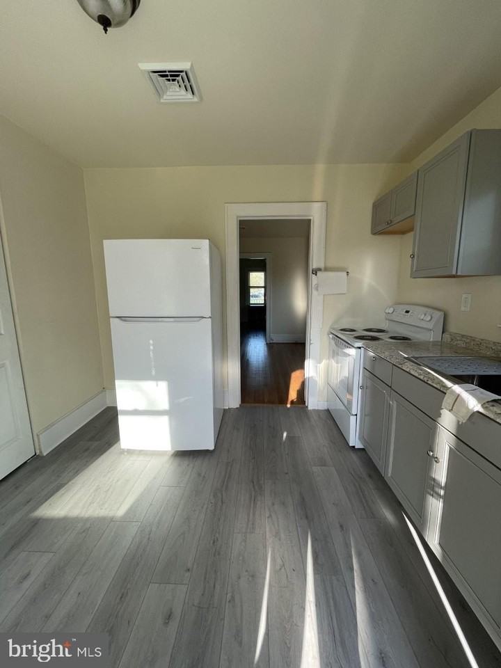 6013 Rosedale Dr - Photo 6 of 12