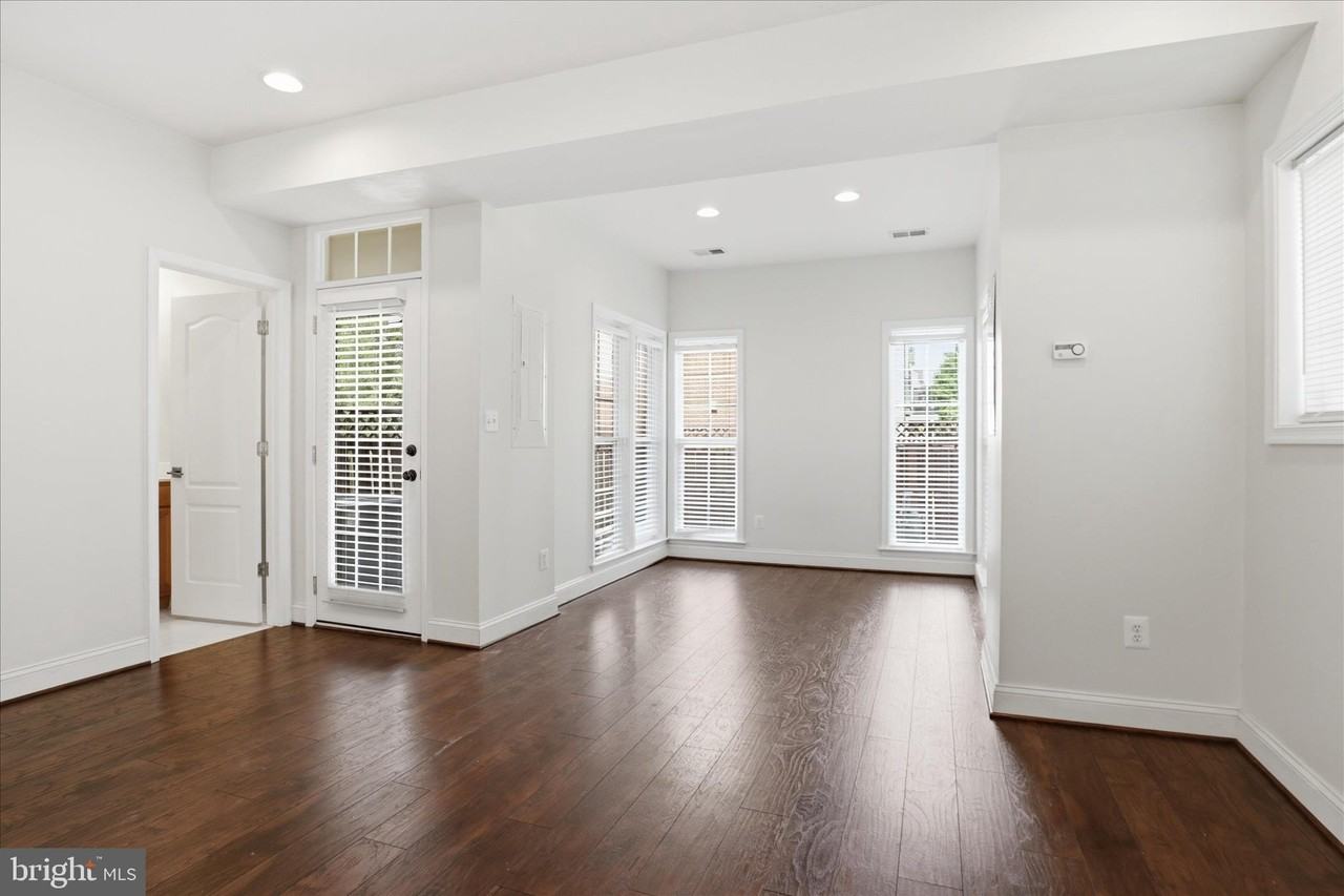 21927 Bayard Ter - Photo 5 of 37
