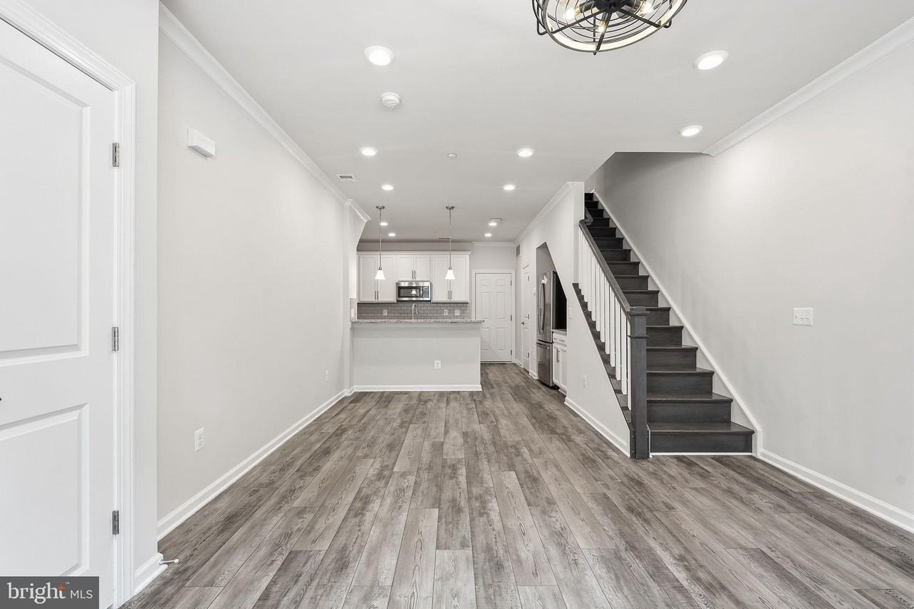 45208 Lettermore Sq - Photo 2 of 25